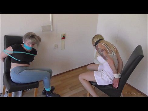 ❤️ Viciado / amarrado e amordaçado / donzela em apuros ☑ Porno de qualidade em nós ❌️❤